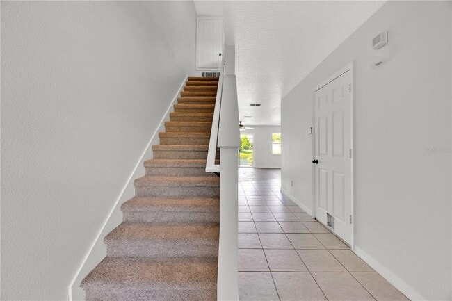 540 Cresting Oak Cir in Orlando, FL - Building Photo - Building Photo