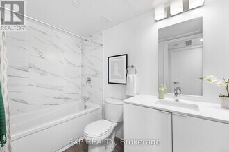 100 Manett Crescent in Brampton, ON - Building Photo - Building Photo