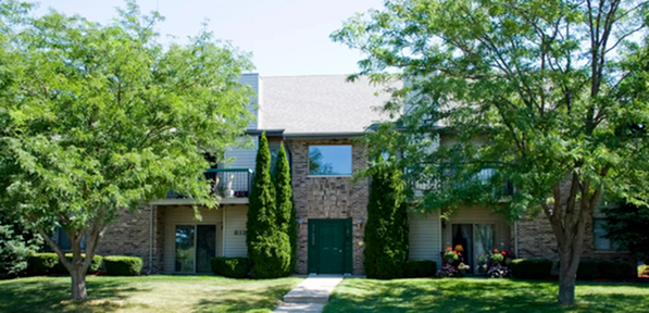 Cheshire in Freeport, IL - Building Photo
