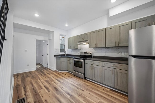 property at 2620 N Bancroft St