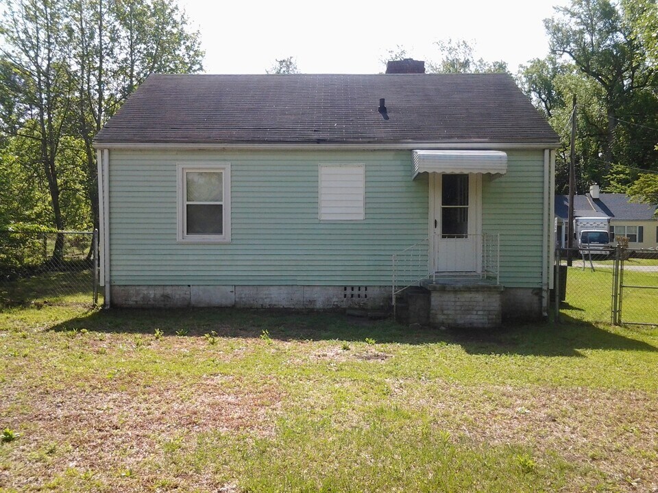 29 E Bayshore Blvd in Jacksonville, NC - Building Photo