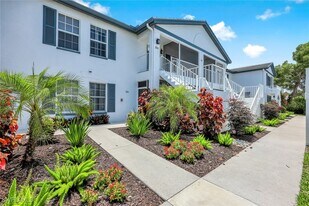 832 Tanbark Dr in Naples, FL - Building Photo