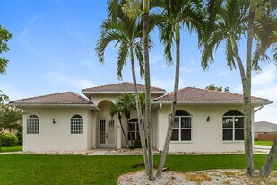 831 SW 3rd Ave in Cape Coral, FL - Building Photo