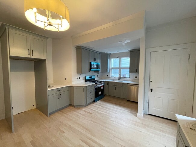 25 Highland Ave, Unit 1R