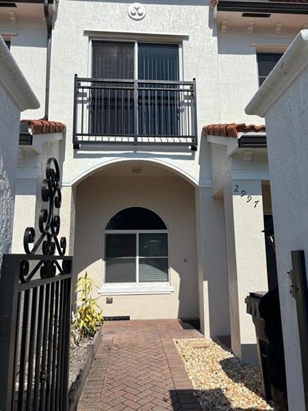 2997 NW 35th Ave in Lauderdale Lakes, FL - Foto de edificio