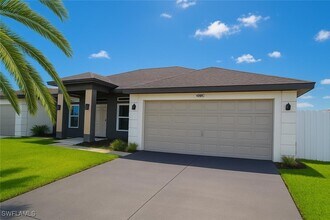 4000 NE 9th Ave in Cape Coral, FL - Building Photo - Building Photo
