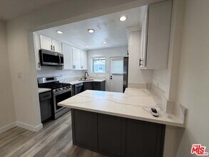 8818 Ramsgate Ave in Los Angeles, CA - Building Photo - Building Photo