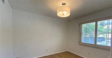 6155 Le Sage Ave in Los Angeles, CA - Building Photo - Building Photo