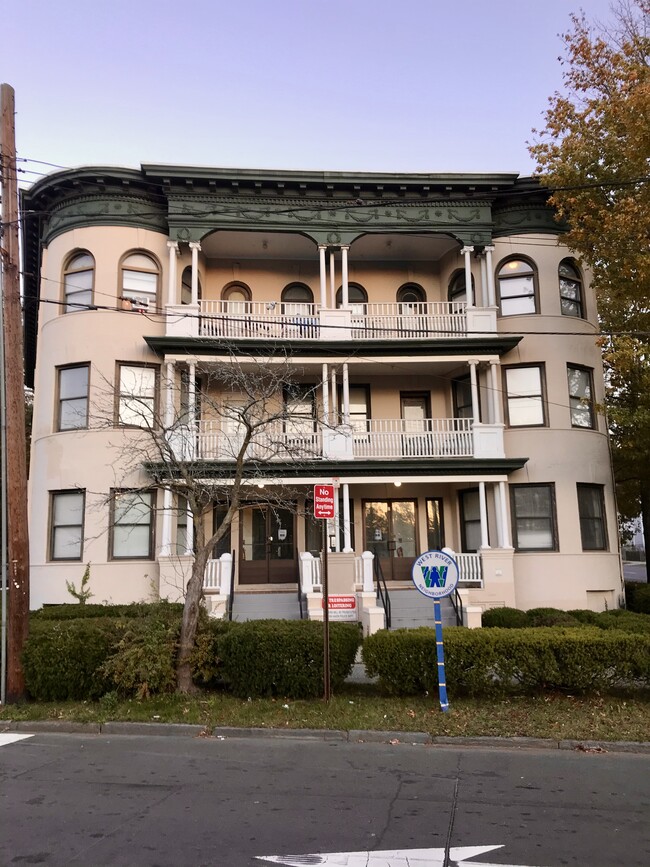 Number One Norton Apartments in New Haven, CT - Building Photo - Building Photo