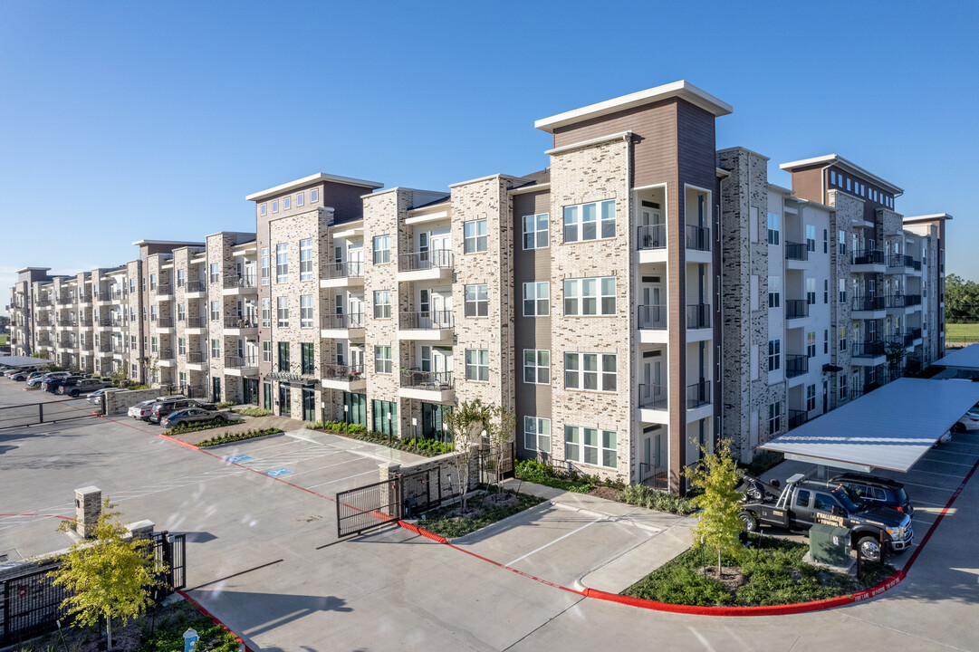 The Reserve at Baybrook in Friendswood, TX - Foto de edificio