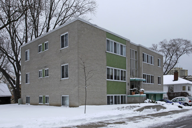 15 John St N in Mississauga, ON - Building Photo - Primary Photo