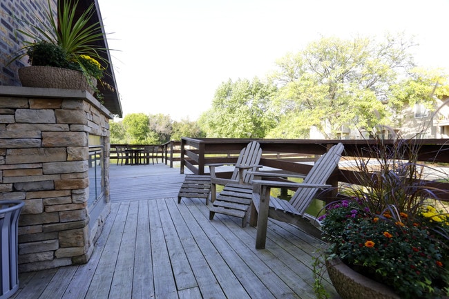 Briarbrook in Wheaton, IL - Building Photo - Interior Photo