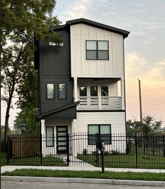 property at 115 Green St