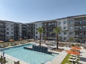 Mera Chandler 55+ Active Adult in Chandler, AZ - Foto de edificio - Building Photo
