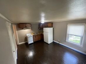 1537 Ravinia Rd in Charleston, WV - Building Photo - Building Photo