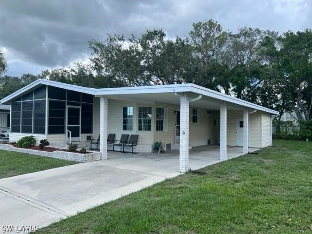 26435 Atlanta Dr in Bonita Springs, FL - Foto de edificio