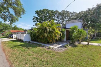 3131 W Fielder St in Tampa, FL - Building Photo - Building Photo