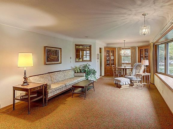 13300 W Sunny View Dr in New Berlin, WI - Building Photo - Building Photo