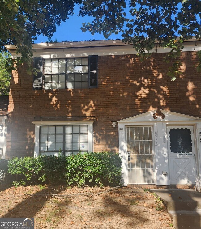 6572 Sleepy Hollow Ln