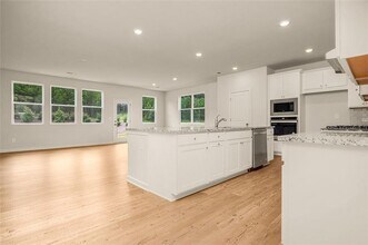 410 Pt Pl Dr in Loganville, GA - Building Photo - Building Photo