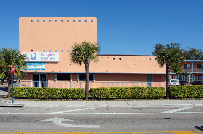 Little Haiti Gateway in Miami, FL - Foto de edificio - Building Photo