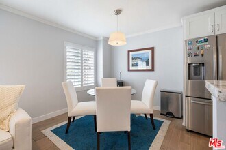 933 11th St in Santa Monica, CA - Building Photo - Building Photo