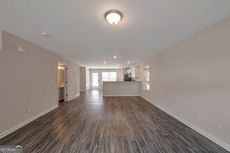 328 Ashigan St in Union City, GA - Building Photo - Building Photo