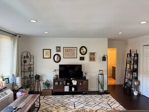 184 Saint Paul St, Unit 604 in Brookline, MA - Building Photo - Building Photo