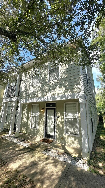 1417 Pullen Rd in Tallahassee, FL - Foto de edificio