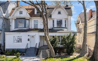 555 Jefferson Ave in Elizabeth, NJ - Building Photo