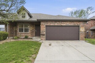 3917 N 15th St in Ozark, MO - Building Photo