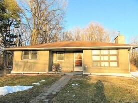 18 Station Rd in Salisbury Mills, NY - Building Photo