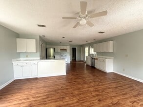 405 Tallahassee St in Carrabelle, FL - Building Photo - Building Photo