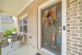 157 Crest Brooke Dr in Holly Springs, GA - Building Photo - Building Photo