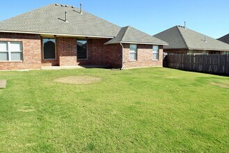 729 Dana Dr in Yukon, OK - Building Photo - Building Photo