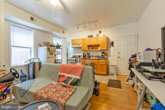 129 W Susquehanna Ave in Philadelphia, PA - Building Photo - Building Photo
