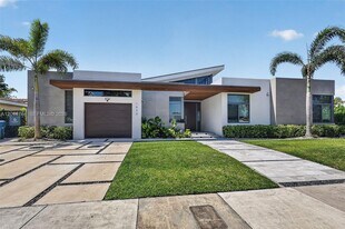 1830 NE 193rd St in Miami, FL - Building Photo