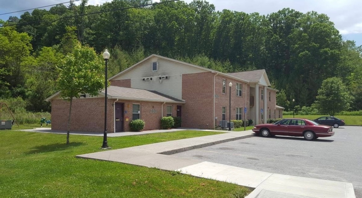Pauli Heights in Bluefield, WV - Foto de edificio