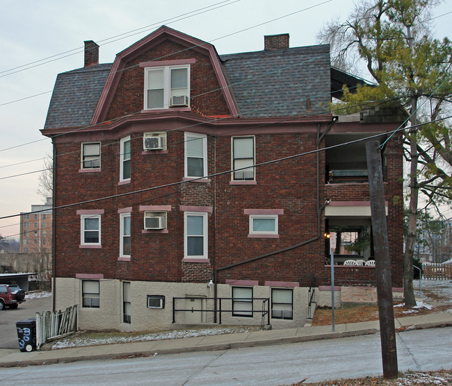 2538 Highland Ave in Cincinnati, OH - Building Photo - Building Photo