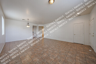 7406 W Carter Rd in Phoenix, AZ - Building Photo - Building Photo