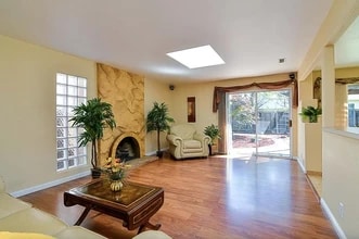 334 Los Pinos Way in San Jose, CA - Building Photo - Building Photo
