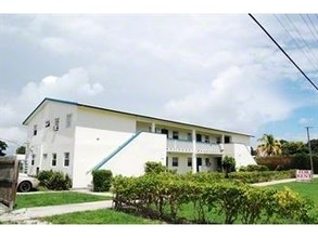 1302 12th Ave S in Lake Worth, FL - Building Photo - Building Photo