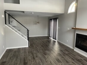 1055 68th St, Unit 5 in West Des Moines, IA - Building Photo - Building Photo