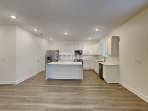 439 Hickory Pointe Rd in Dallas, GA - Foto de edificio - Building Photo