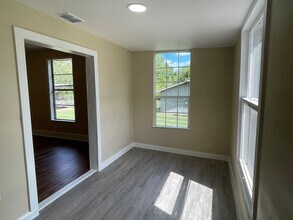 422 S Orange St in Fredericksburg, TX - Building Photo - Building Photo