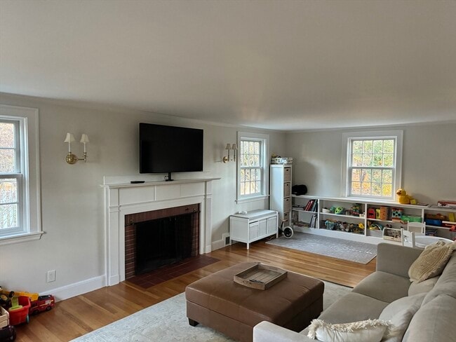 7 Berkeley Rd in Wellesley, MA - Building Photo - Building Photo