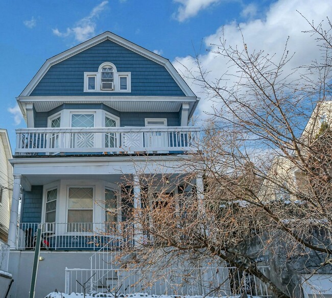 property at 5625 Post Rd