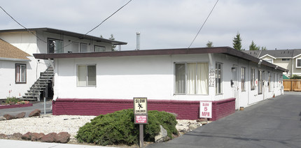 206-214 Willow Ave in Hayward, CA - Building Photo - Building Photo