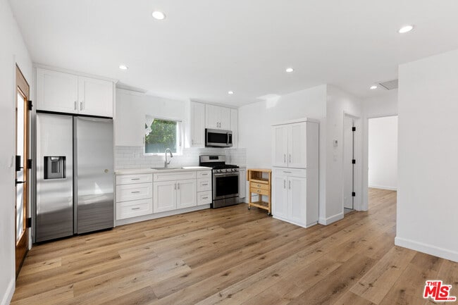 4219 Moore St in Los Angeles, CA - Building Photo - Building Photo