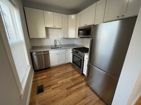 372 Beacon St, Unit 1 Apartments